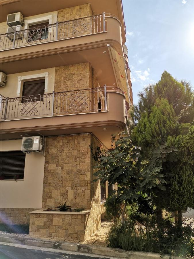 Εmerald Luxury Suite Thessaloniki Exterior photo